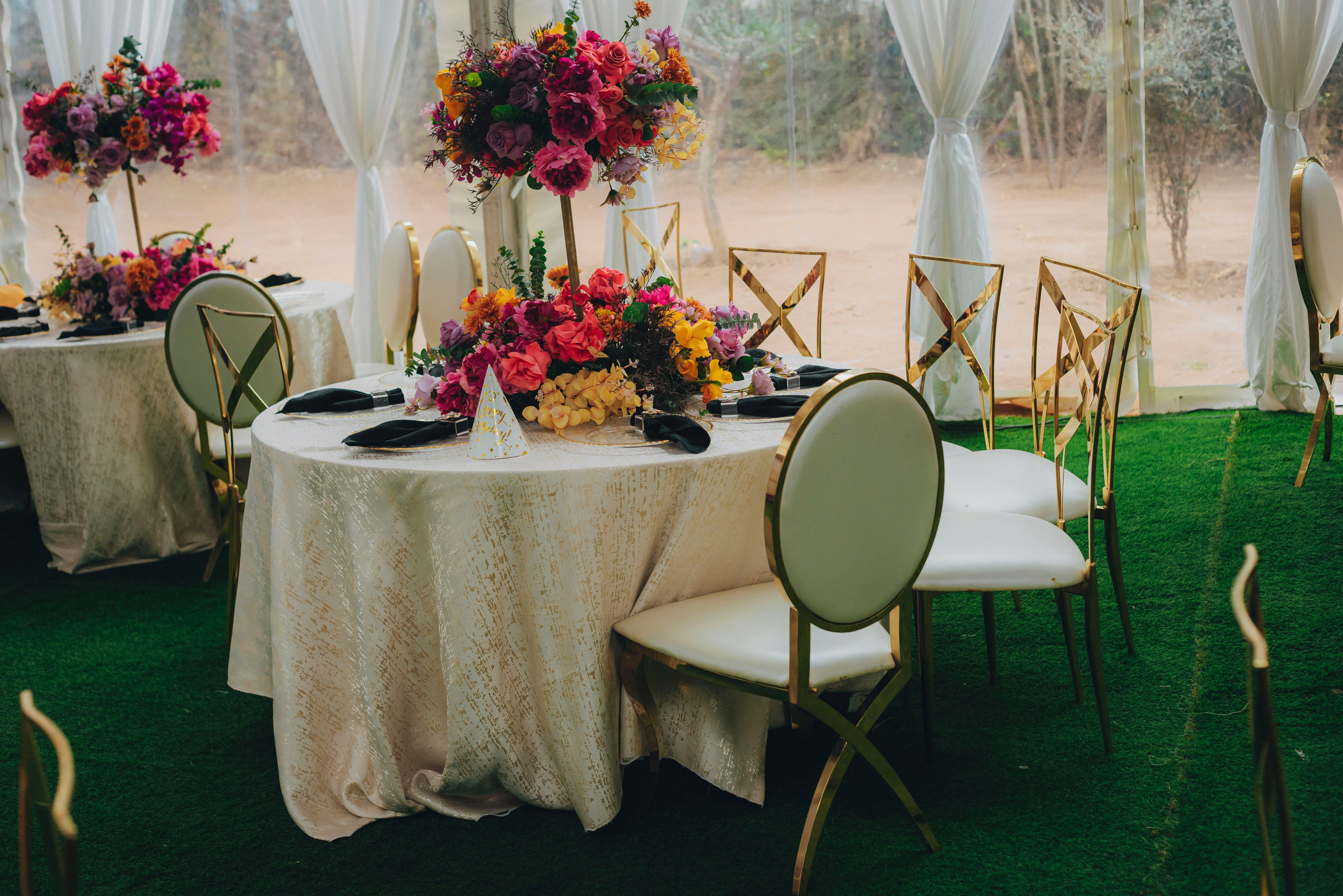 Picture of an elegant table for a wedding reception